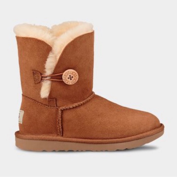 UGG Shoes - New in Box Bailey Button Il Boot Size 4 Kids Women 6 Camel Tan